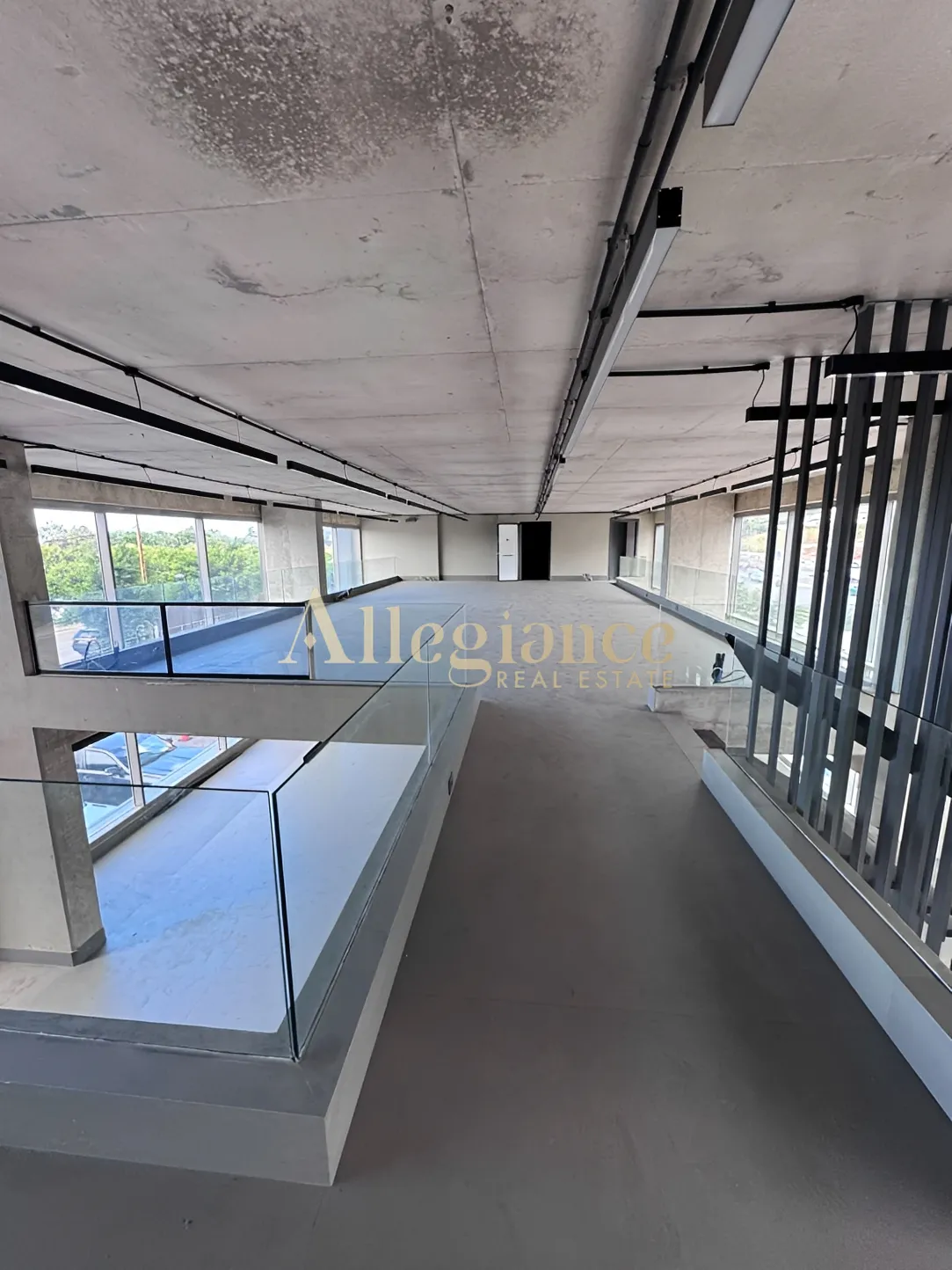 Showroom for rent in Dbayeh