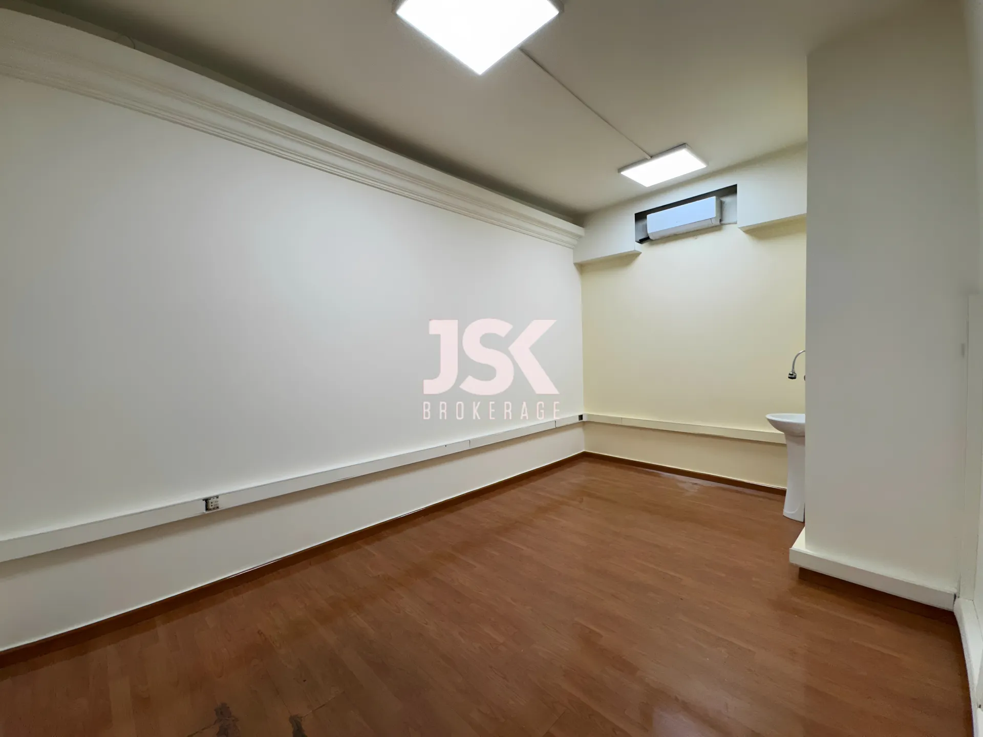 Shop for Sale in Mansourieh