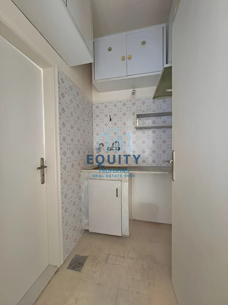 Office for rent in Haret Sakher, Lebanon