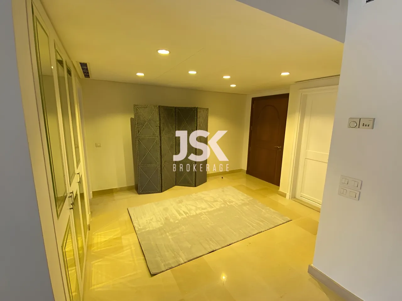 Apartment for Sale in Saifi Village