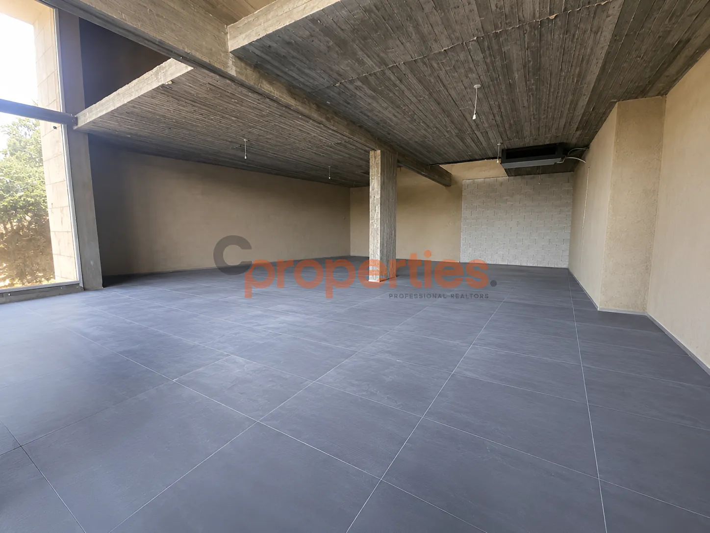 Shop for rent in Mansourieh, Lebanon