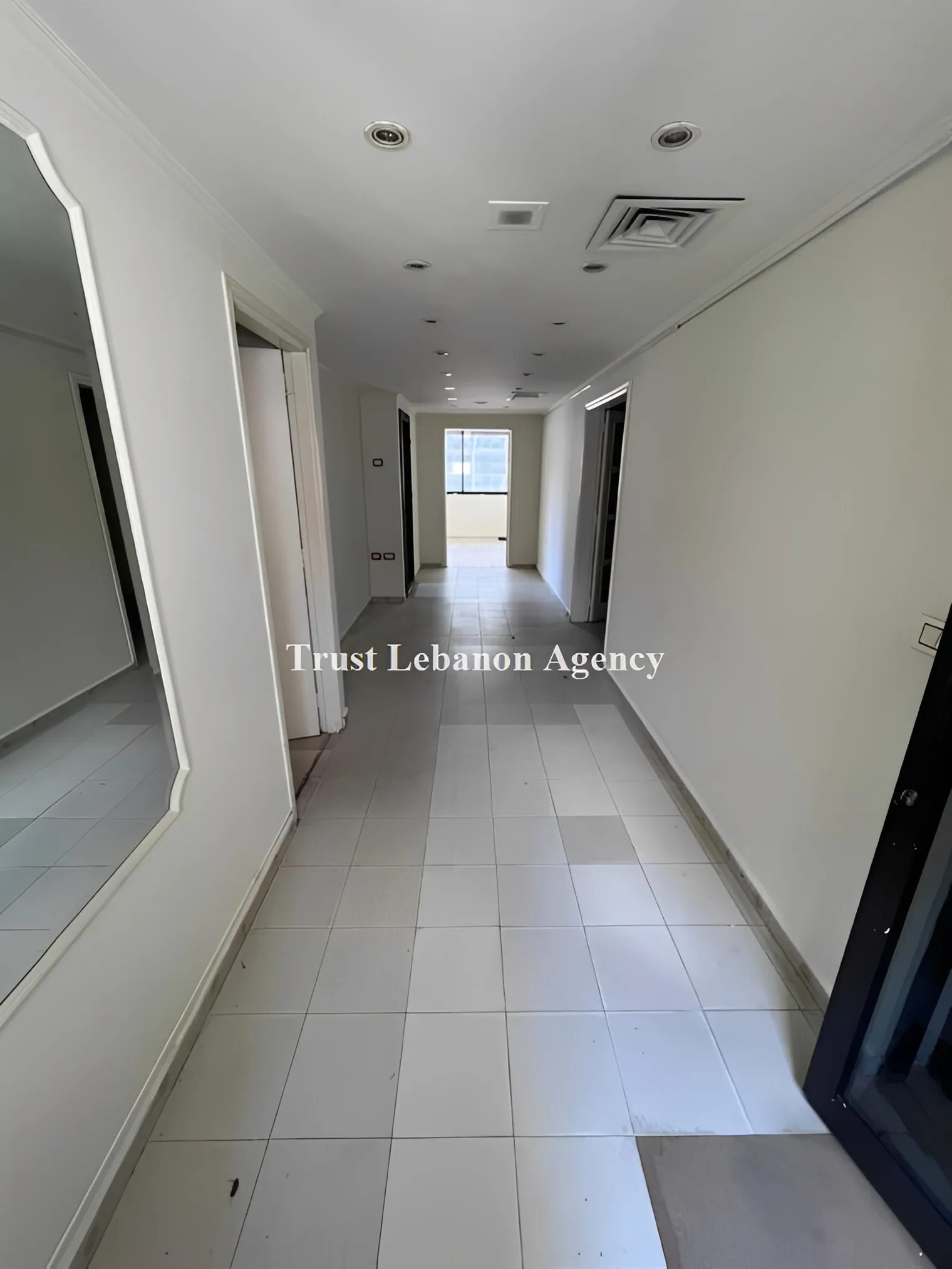 Shop for sale in Metn, Sid El Bauchrieh