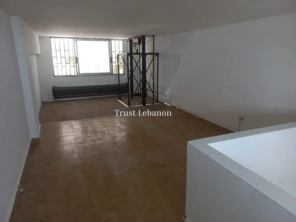 Shop for rent in Cornet Chahwan, Lebanon