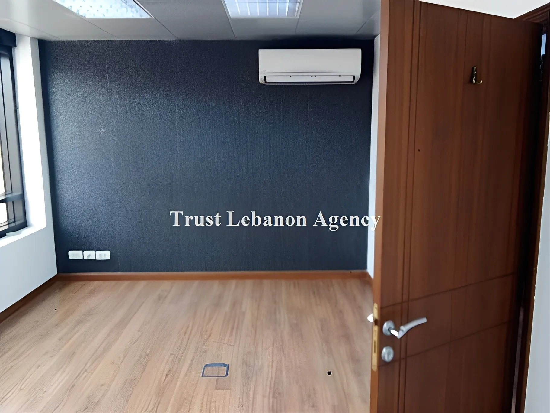 Office for rent in Metn, Dekweneh
