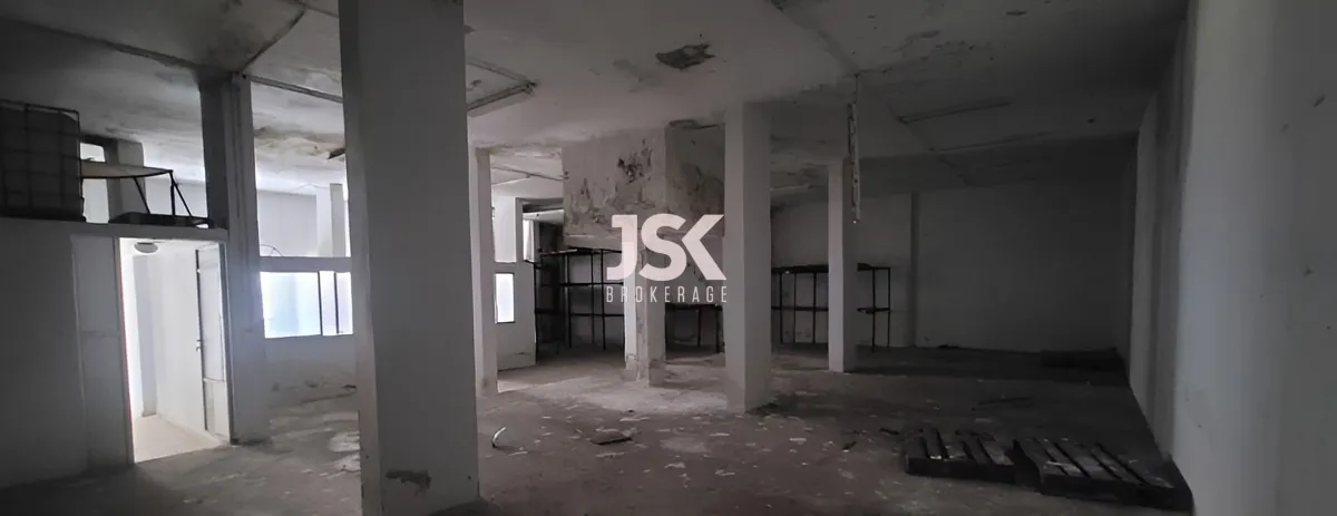 Warehouse for sale in Rawda