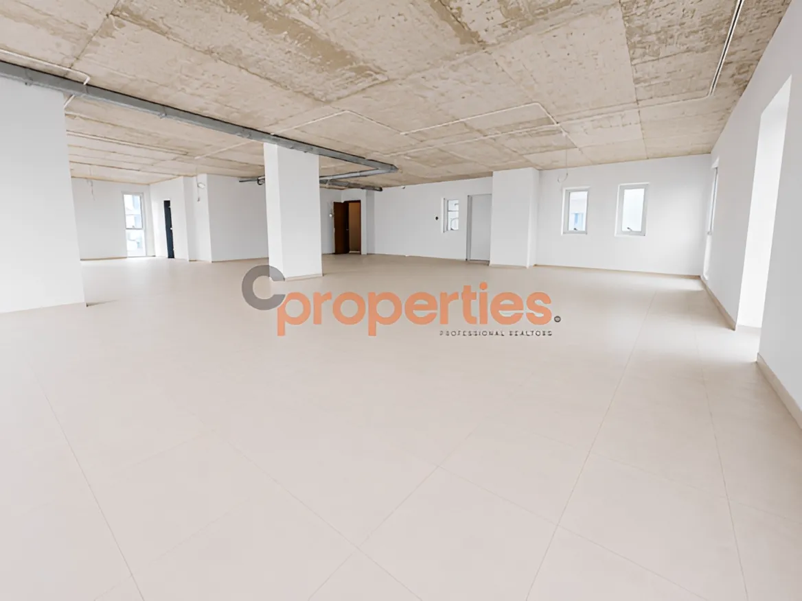 Office for rent in Ramleh Al Bayda, Beirut, Lebanon