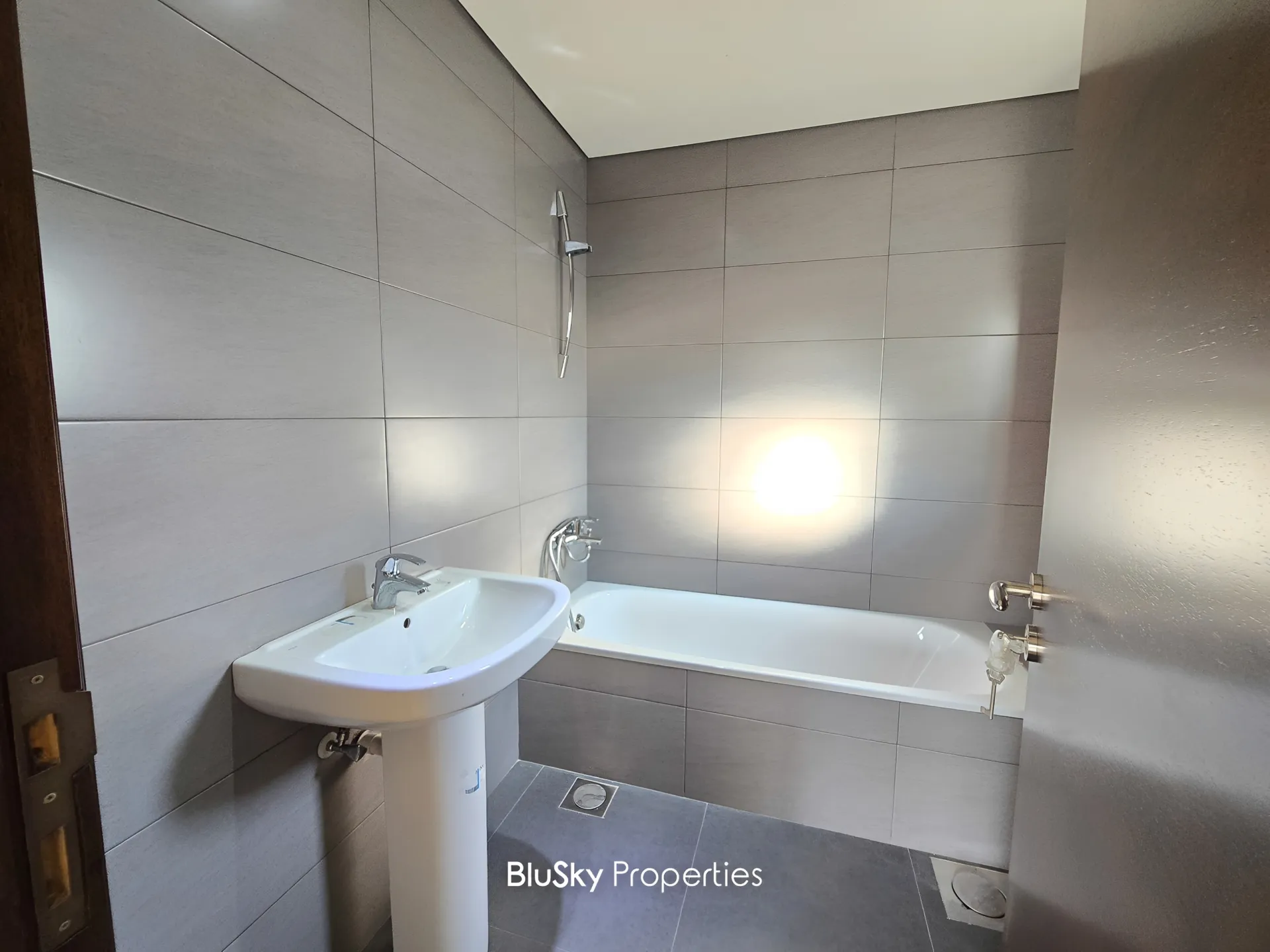 Apartment for sale in Mansourieh