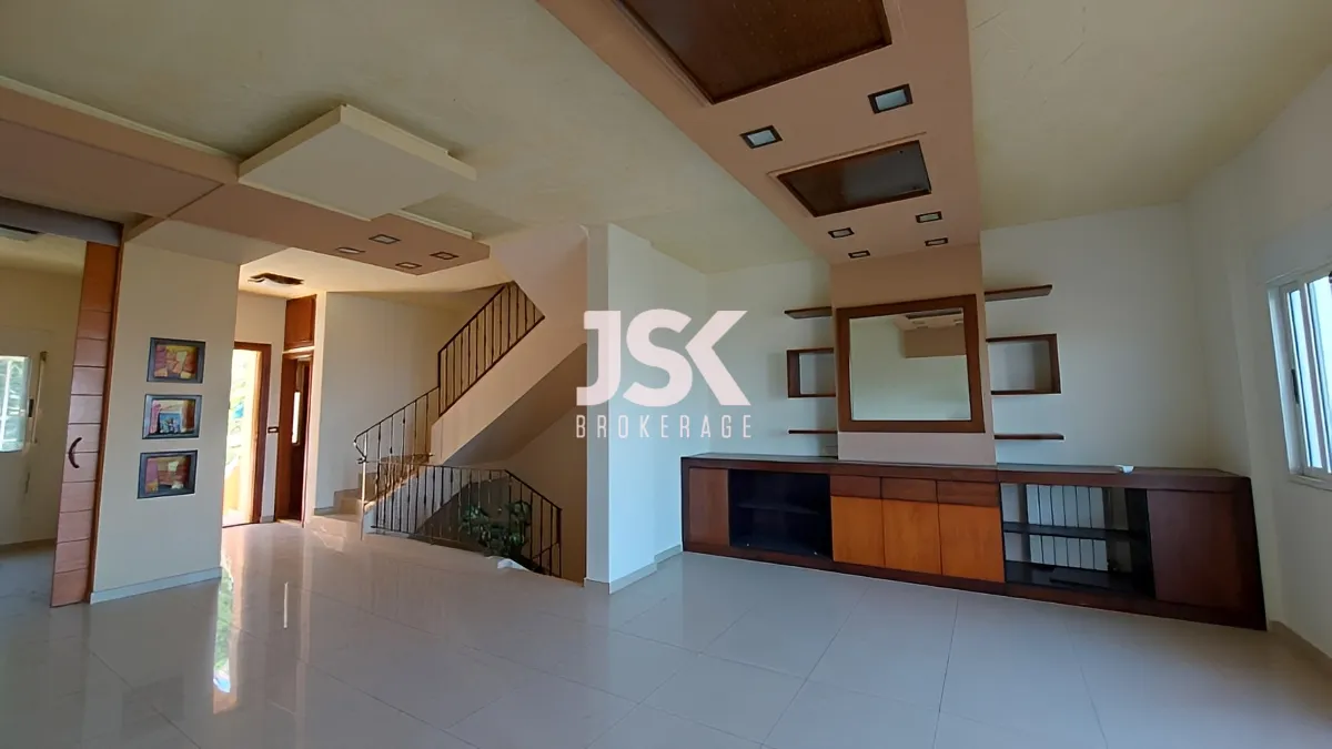 Triplex for Sale in Aamchit, Lebanon - 3 bed, 4 bath