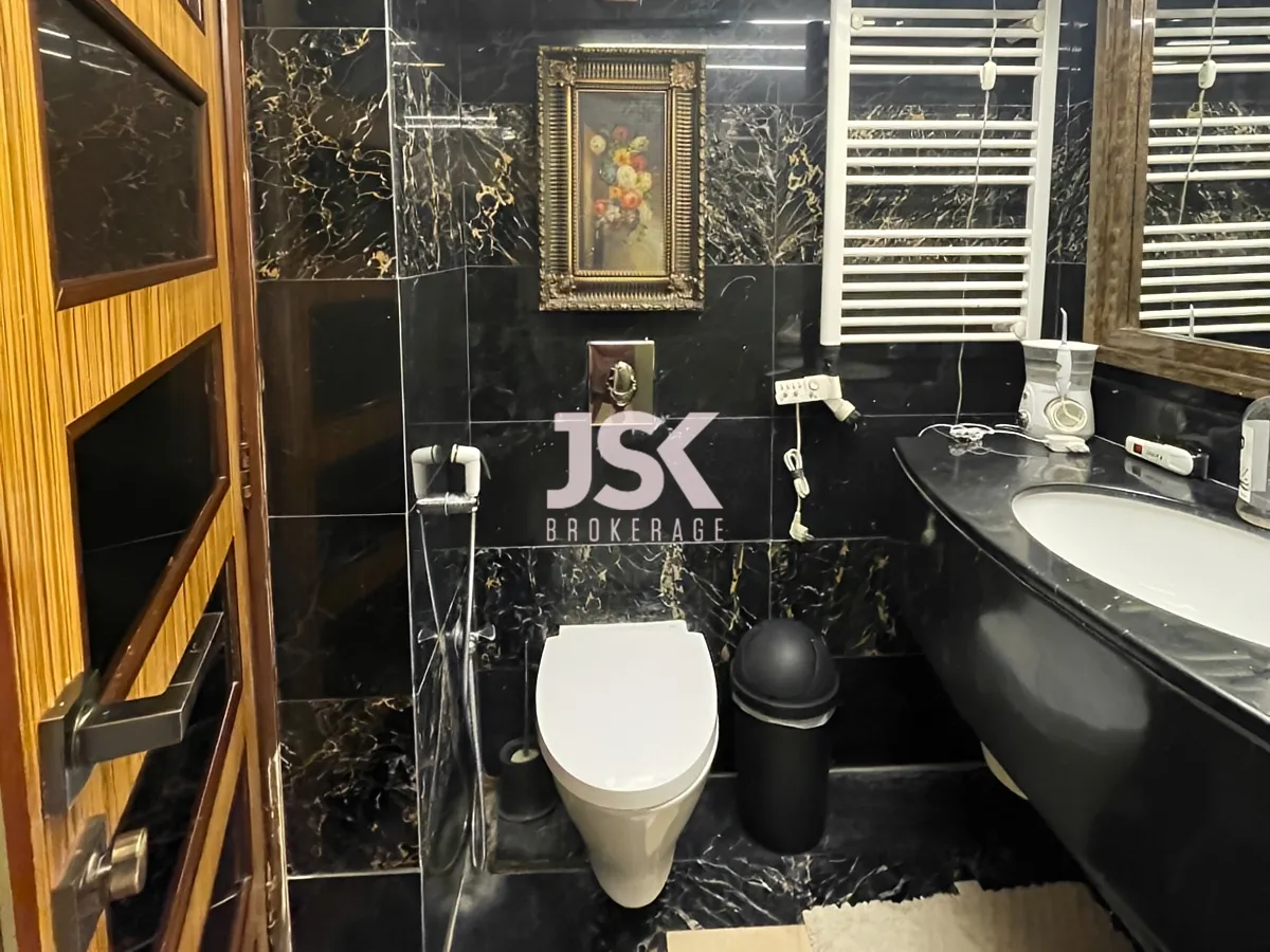 Office for Sale in Jnah