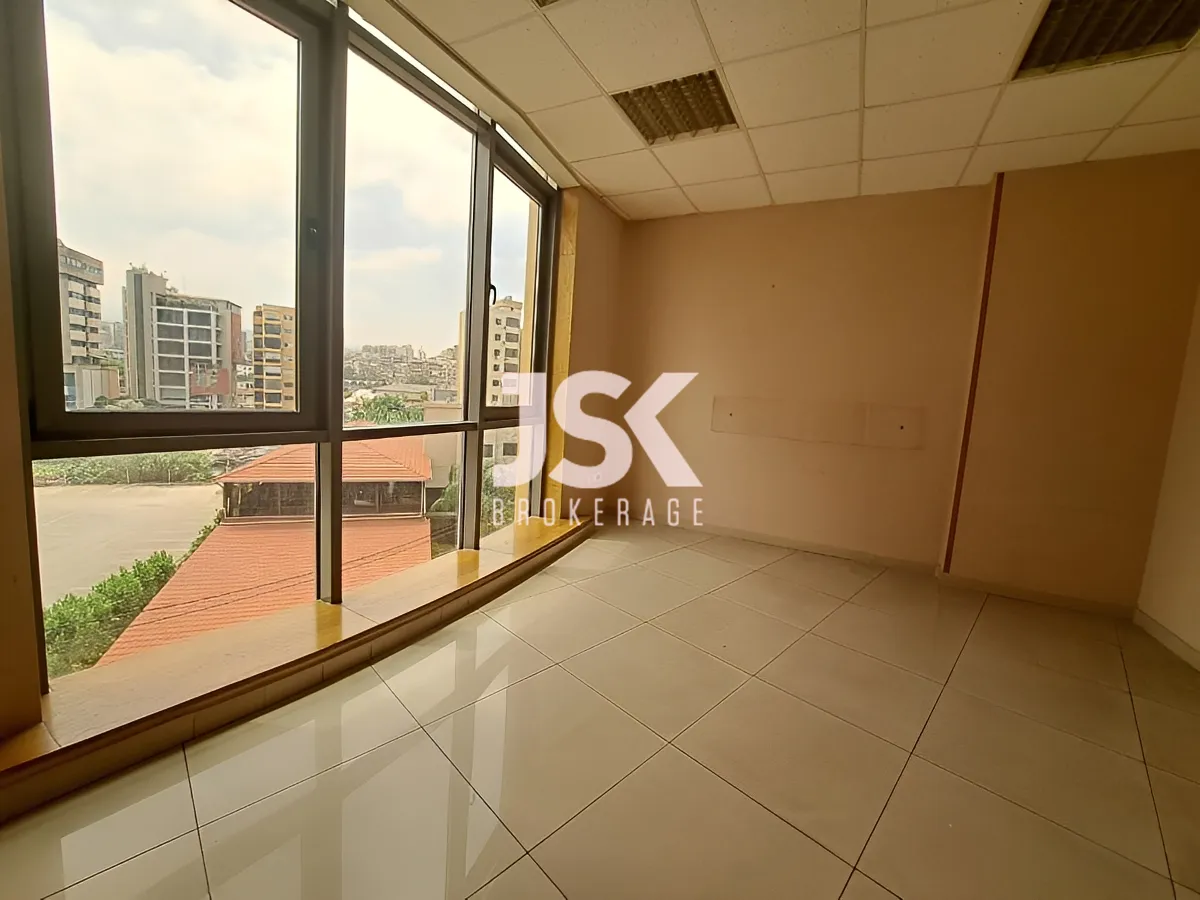 Office for rent in Dekwaneh