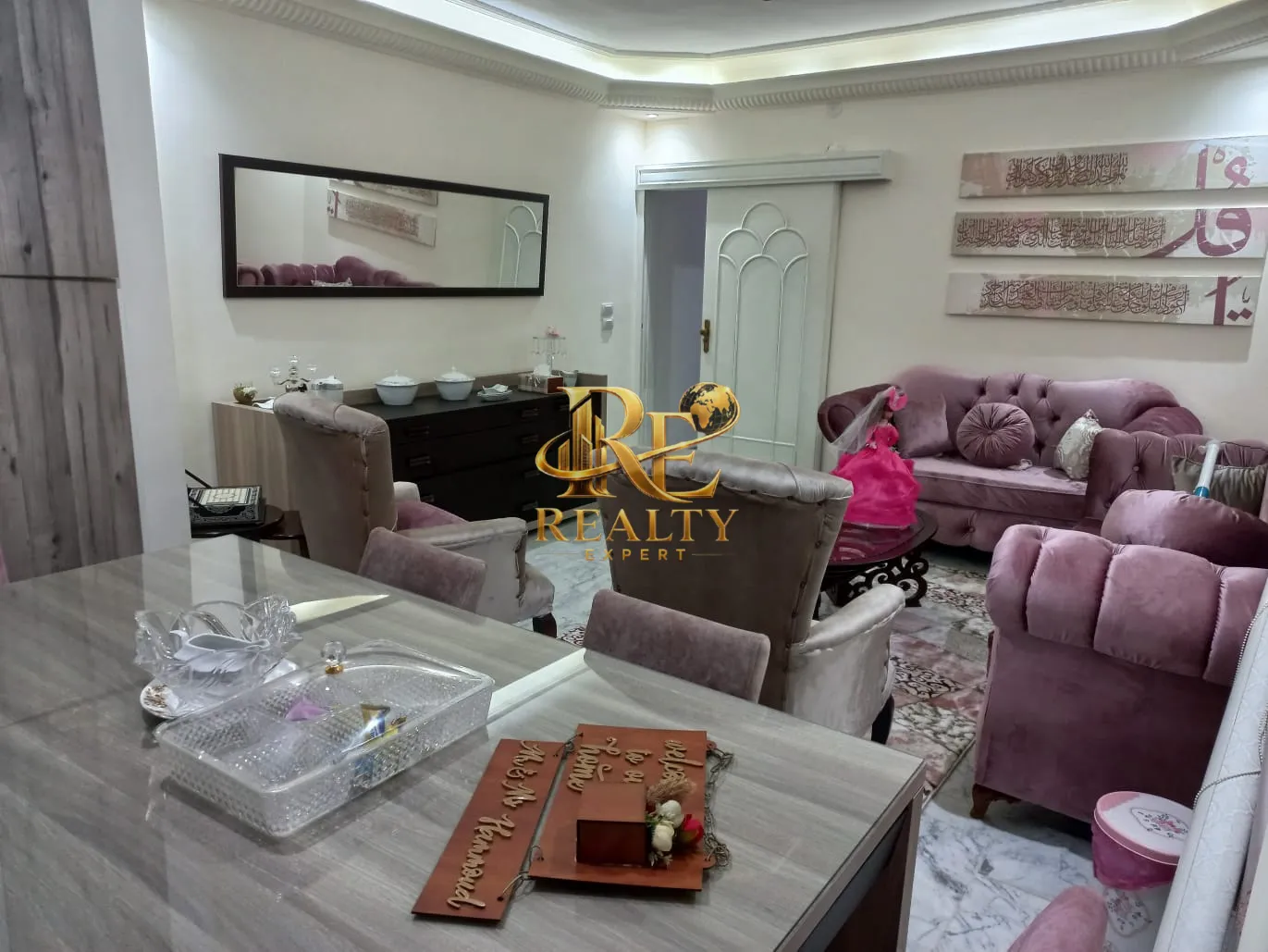 شقة for sale in بيروت، لبنان