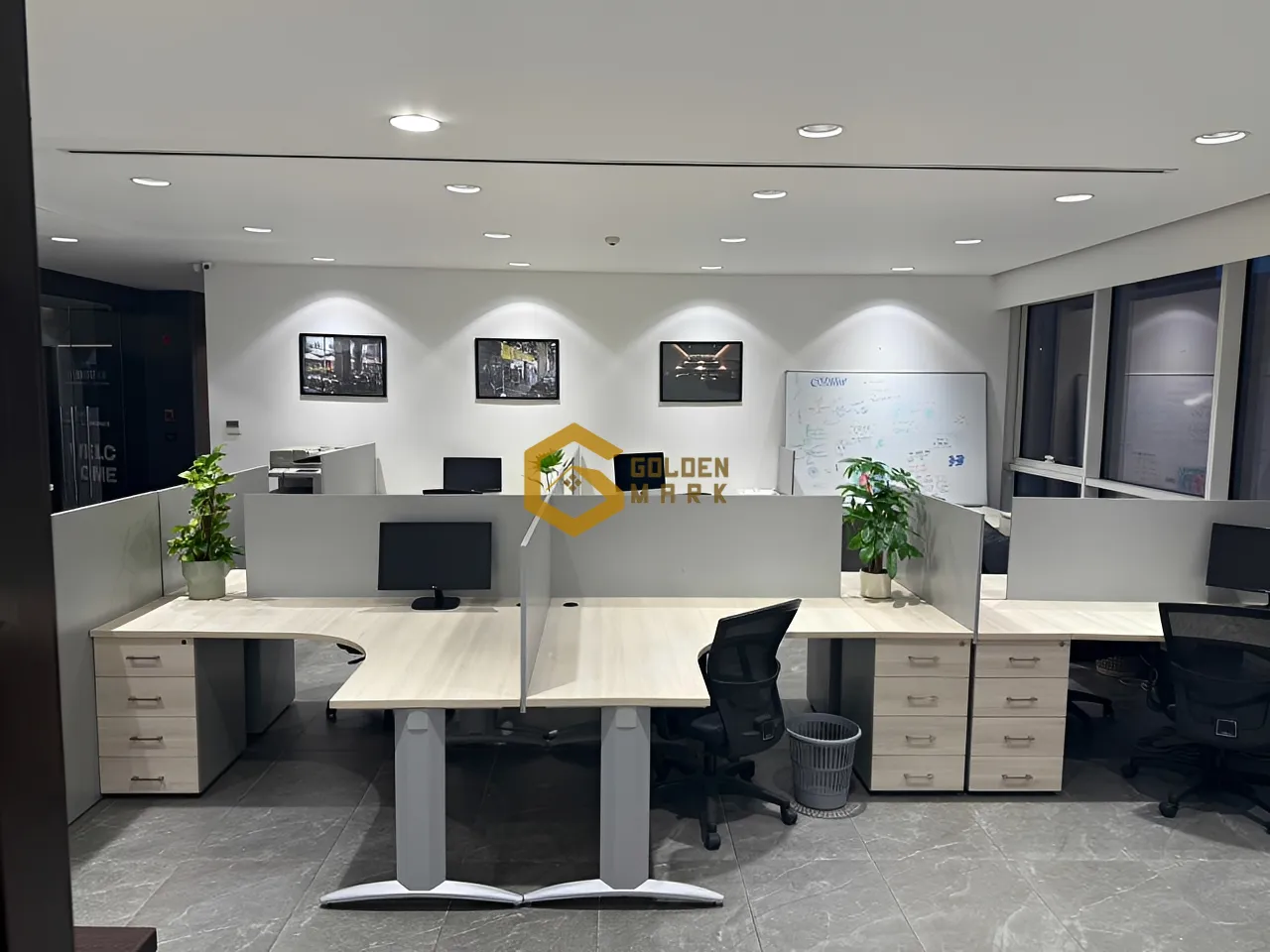 Office for rent in Saloumi