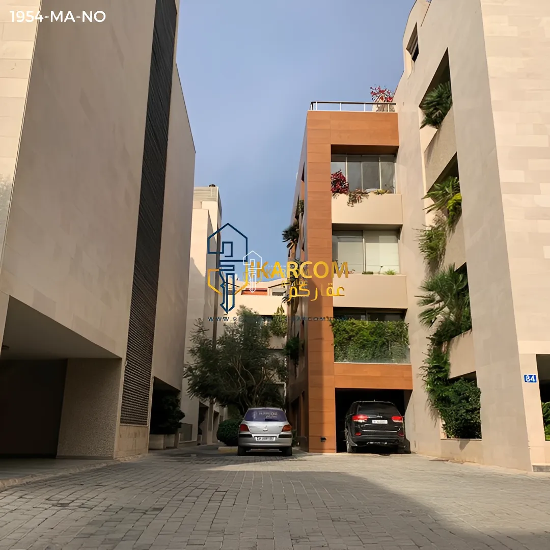 Apartment for Sale in Mansourieh - 3 bed, 4 bath