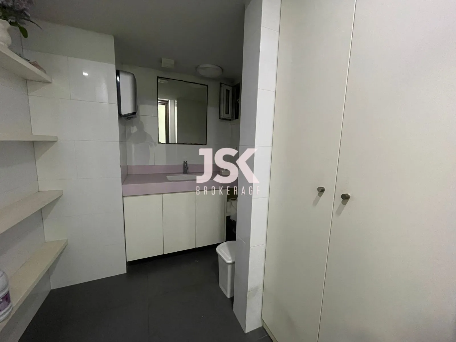 Office for Rent in Saifi Village