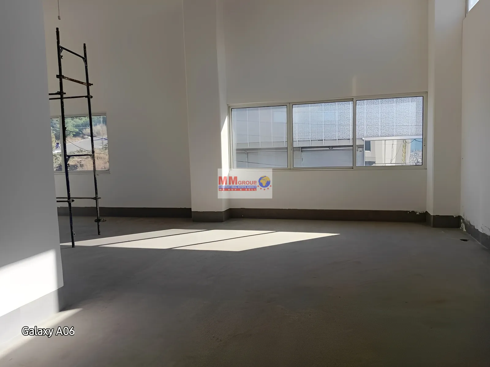 Warehouse for sale in Roumieh