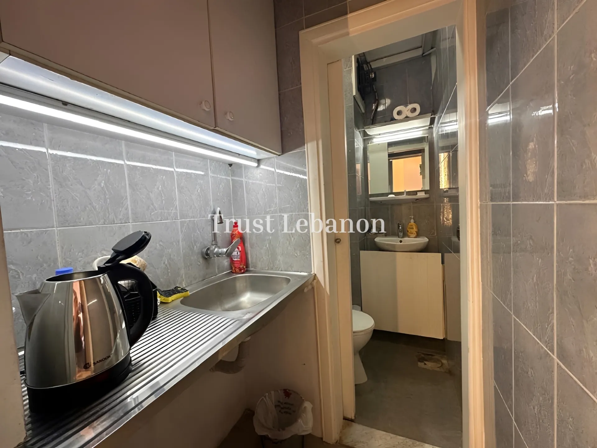 Office for rent in Sad El Baouchriyeh