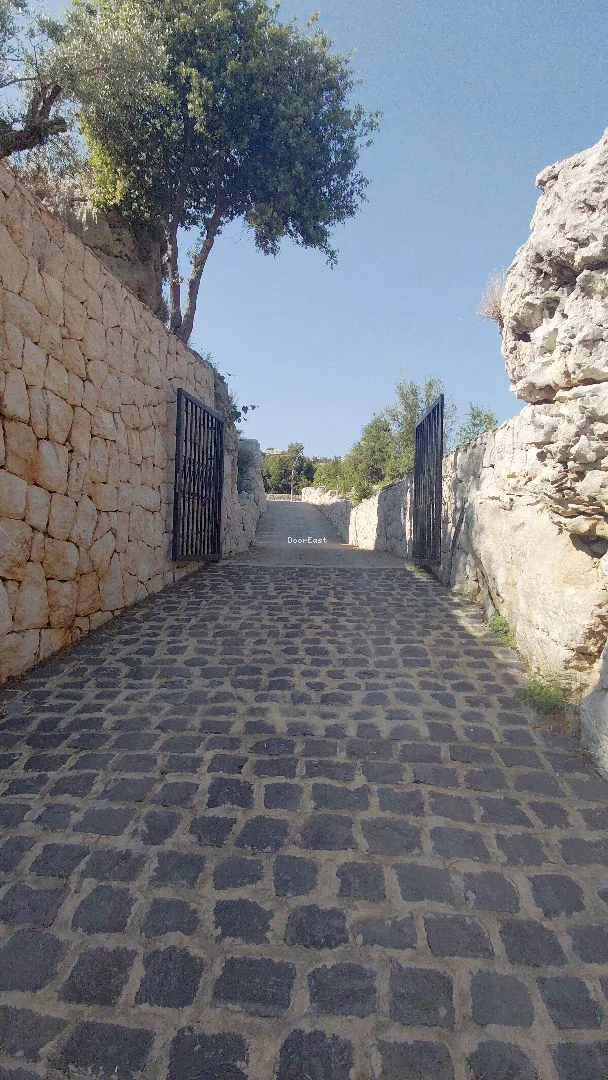 Villa for sale in Ajaltoun, lebanon - 5 bed, 6.0 bath