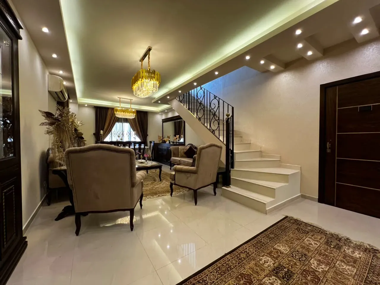 Apartment for Rent in Ballouneh