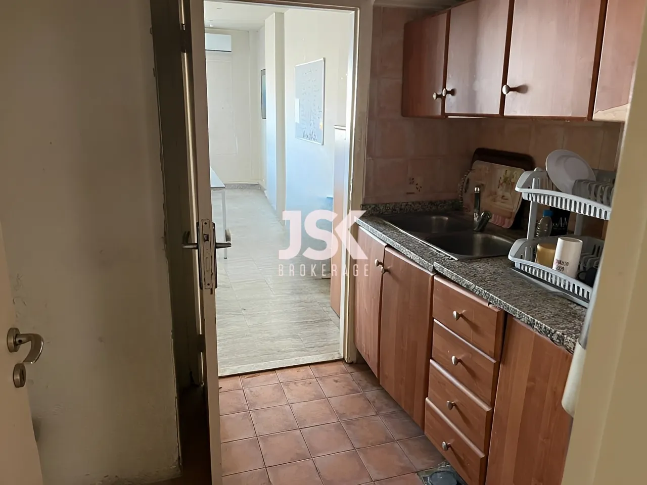 Office for Rent in Ras