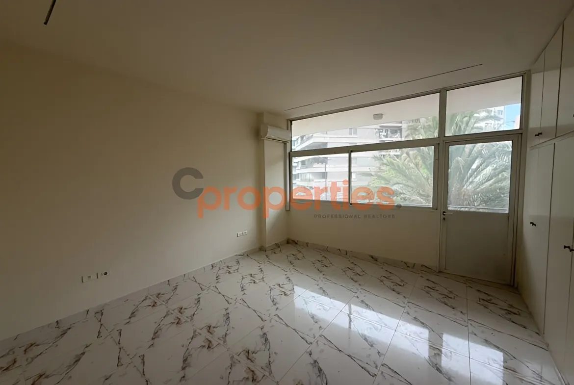 Office for Rent in Forn El Chebbak