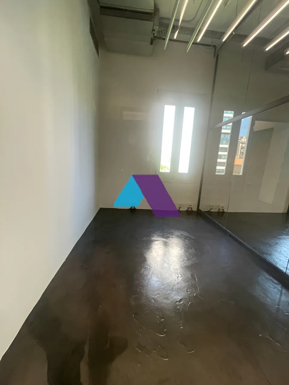 Office for rent in Saifi Village