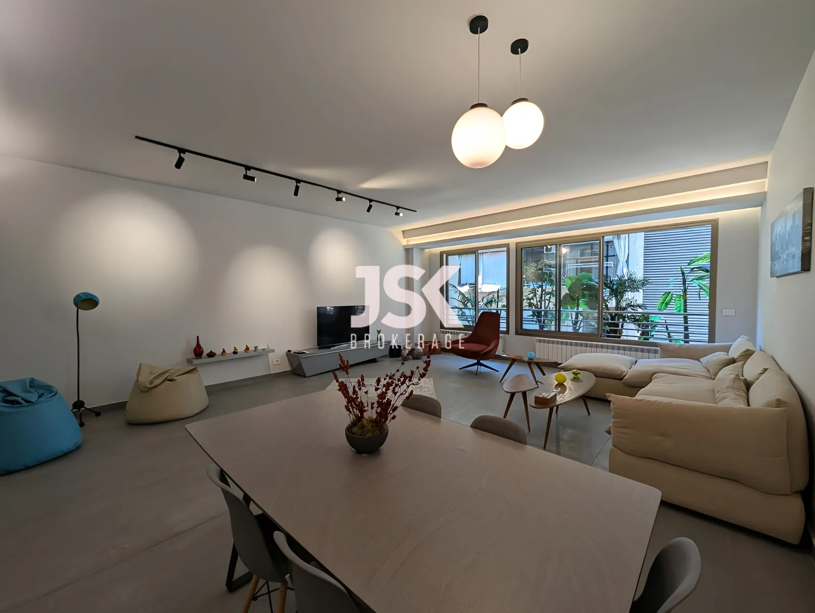 Apartment for Rent in Achrafieh - 4 bath