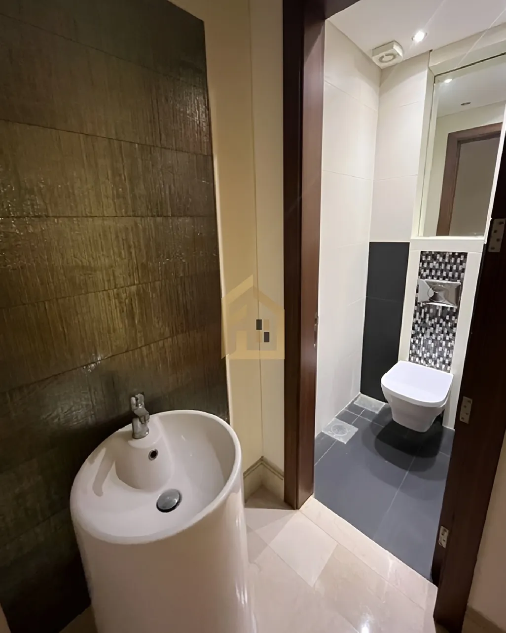 Duplex for rent in Ballouneh, Lebanon - 5 bed, 6 bath