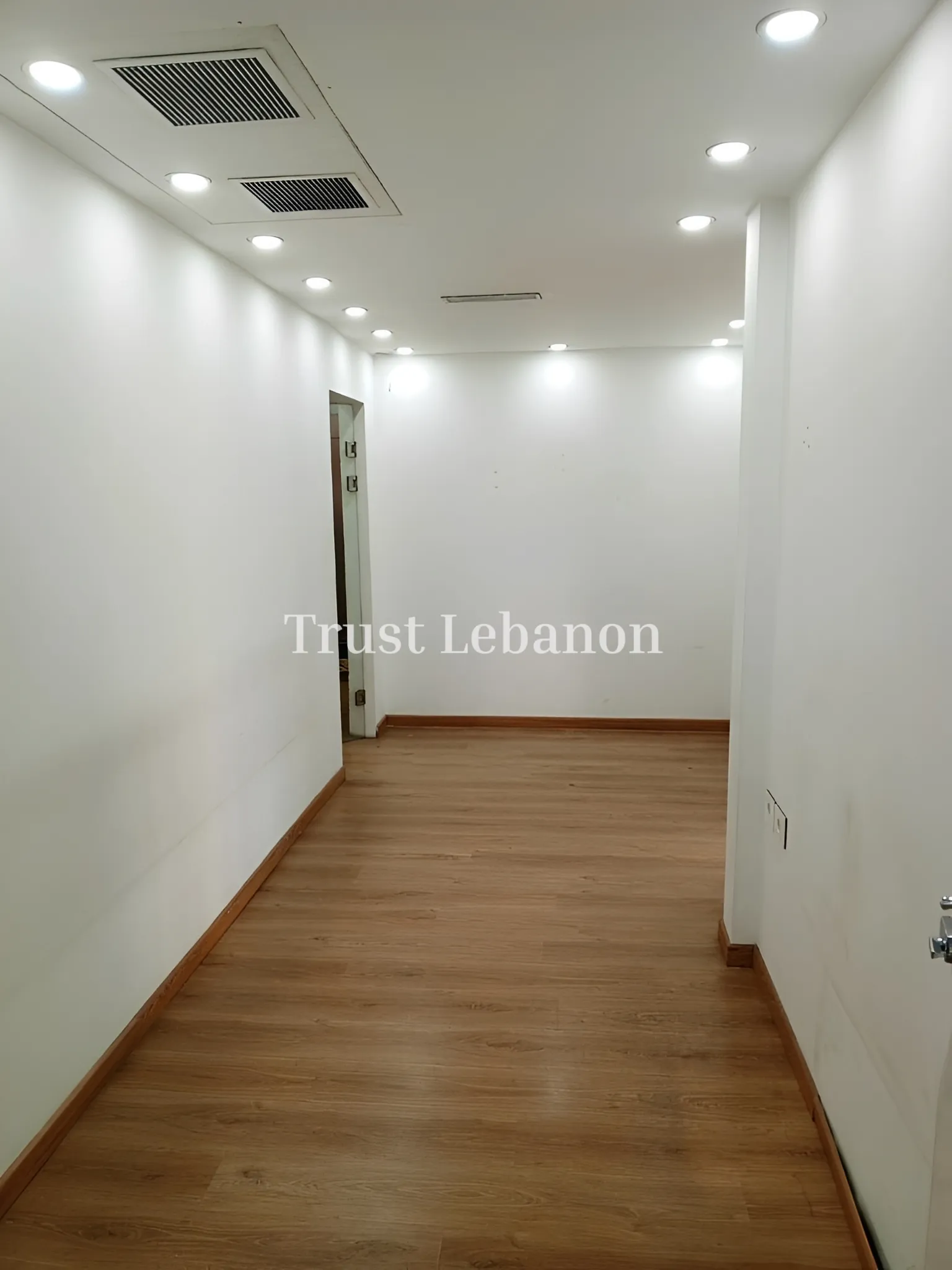 Office for rent in Achrafieh
