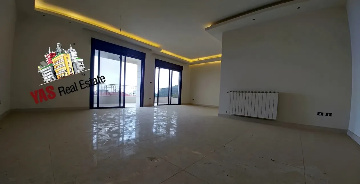 Apartment for Sale in Ballouneh - 4 bed, 4 bath