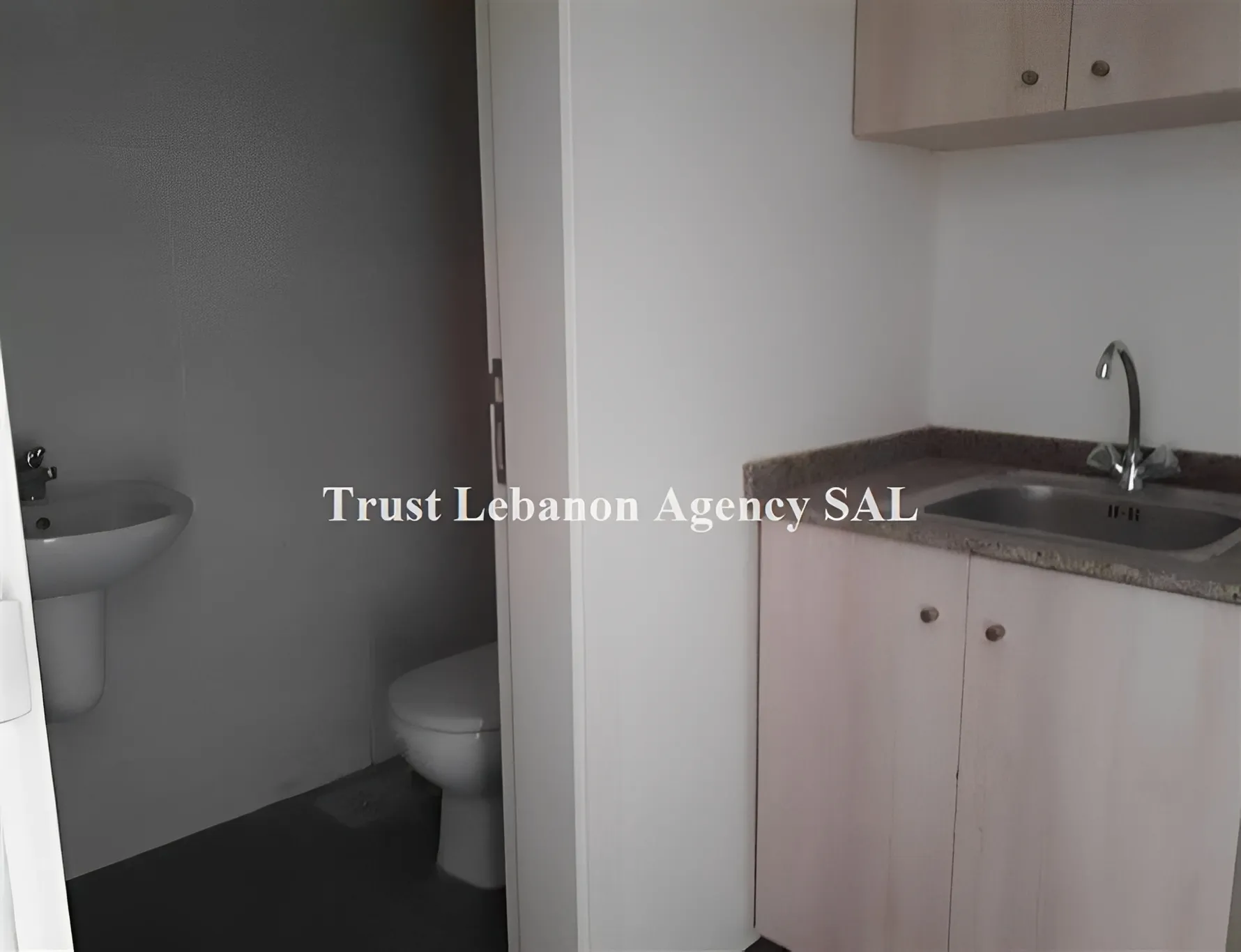 Office for rent in Metn, Jal Al Dib
