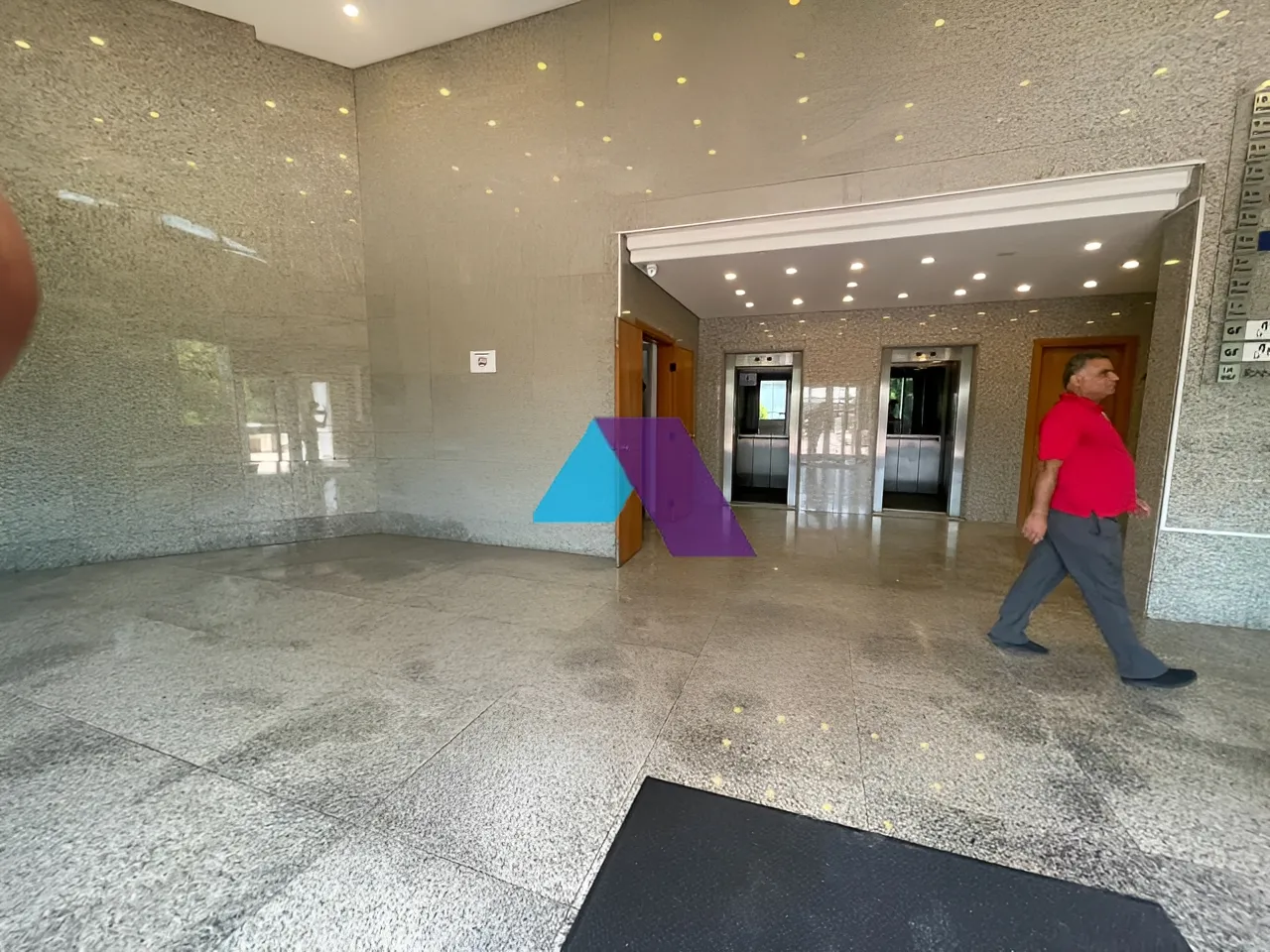 Office for rent in Sin El Fil