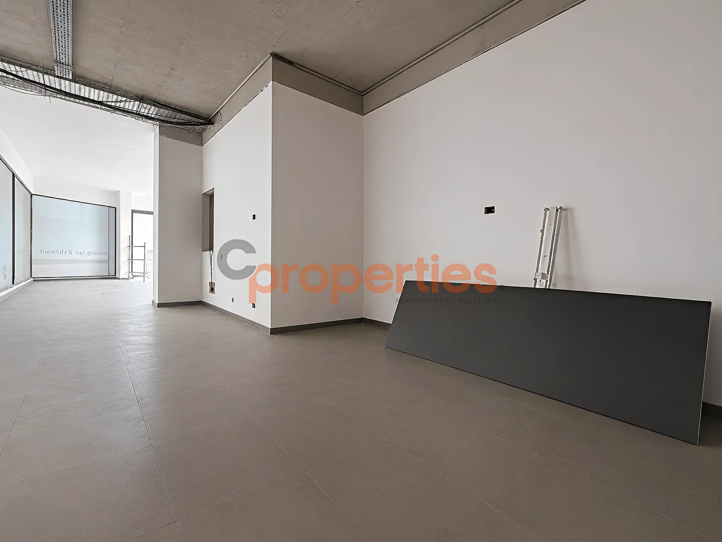 Shop for rent in Hamra, Beirut, Lebanon