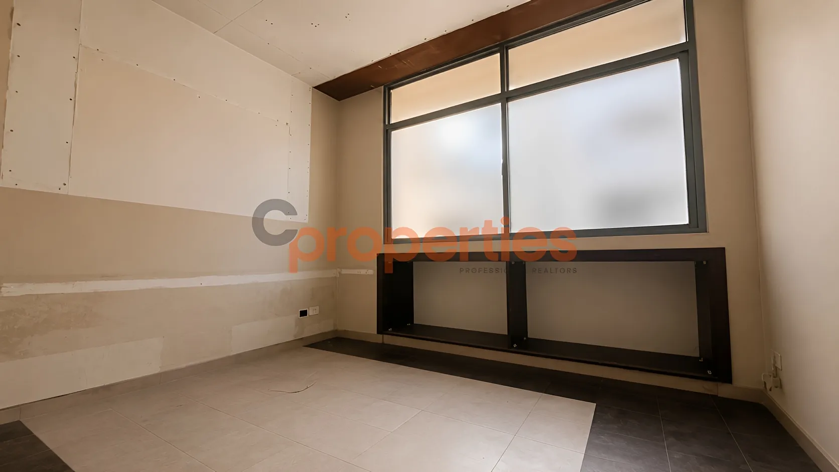 Office for Rent in Mazraat Yachoua