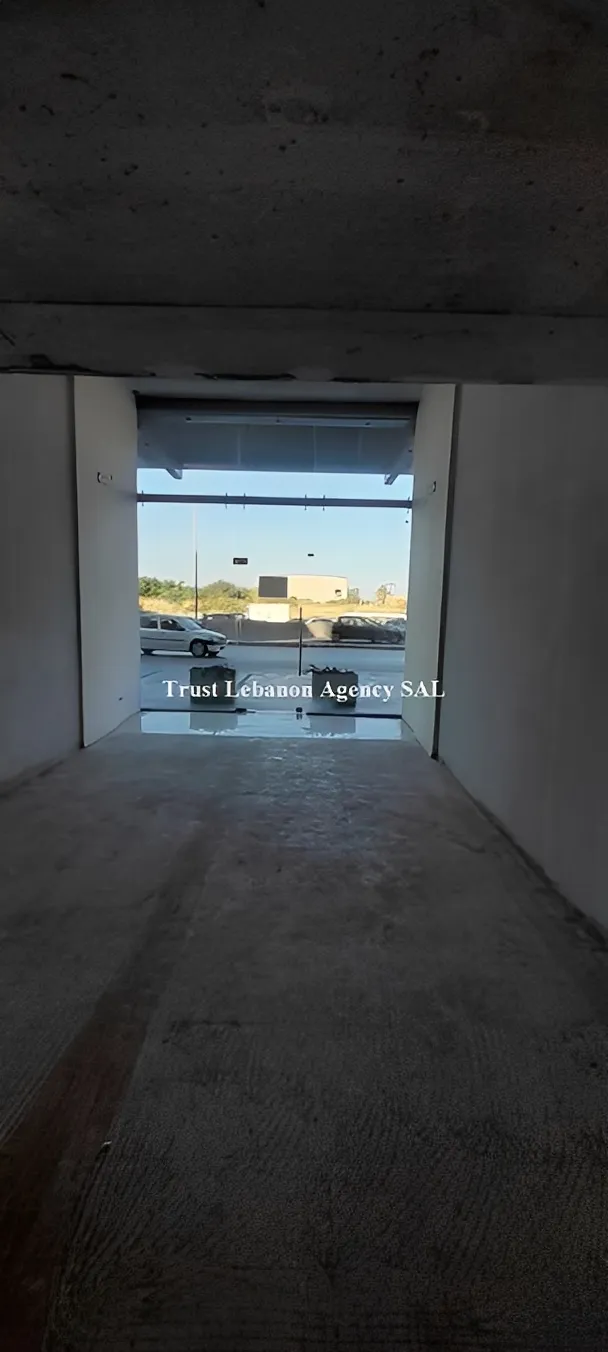 Shop for rent in Metn, Dbayeh