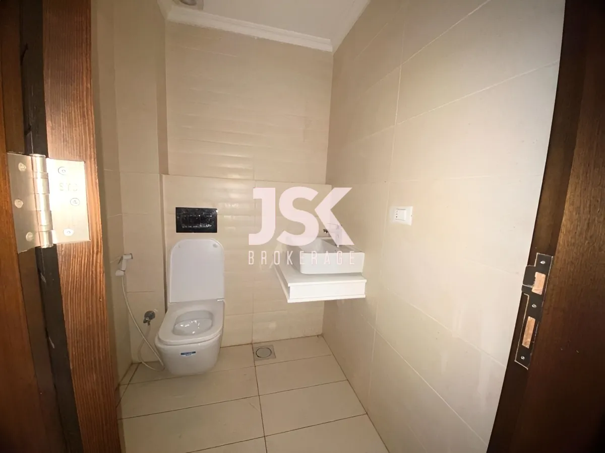 Apartment for Sale in Spears, Beirut, Lebanon