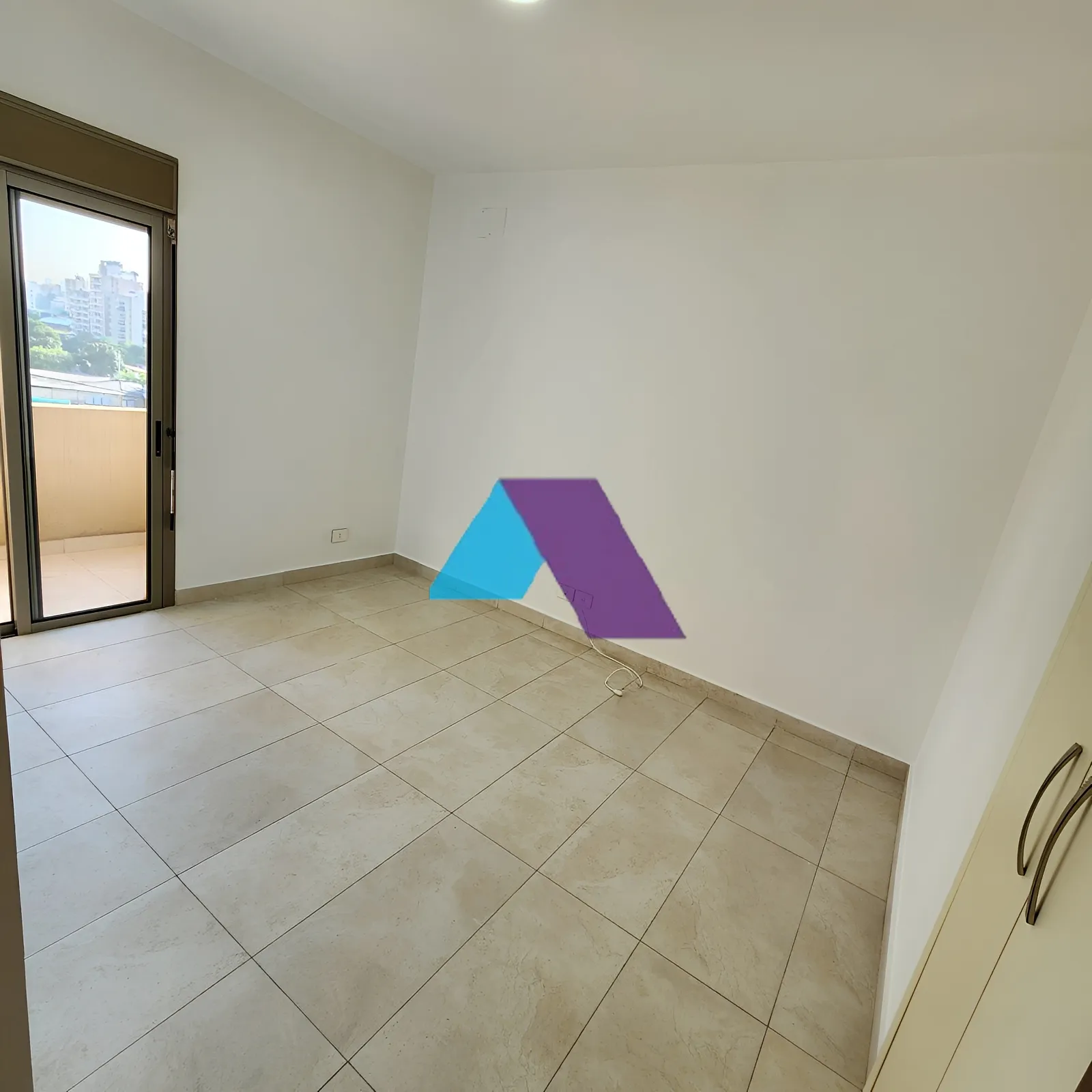 Apartment for Sale in Zalqa - 3 bed, 4 bath
