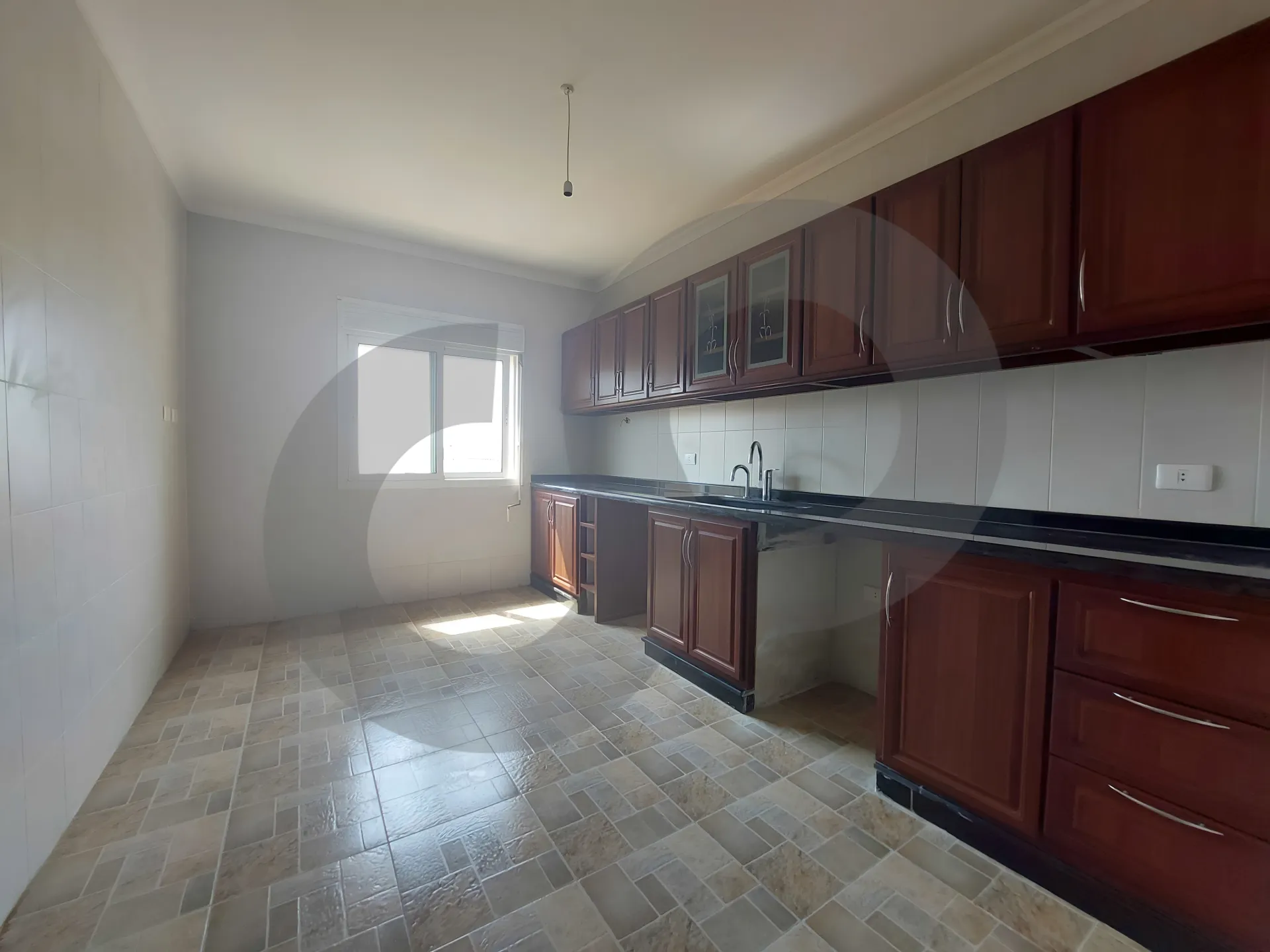 Building for Sale in Hosrayel