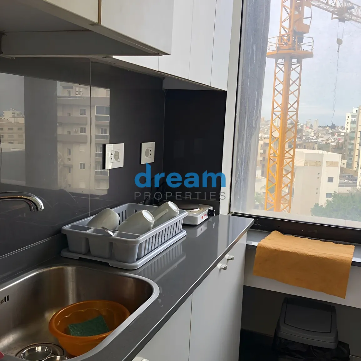 Office for rent in Sin El Fil, Lebanon