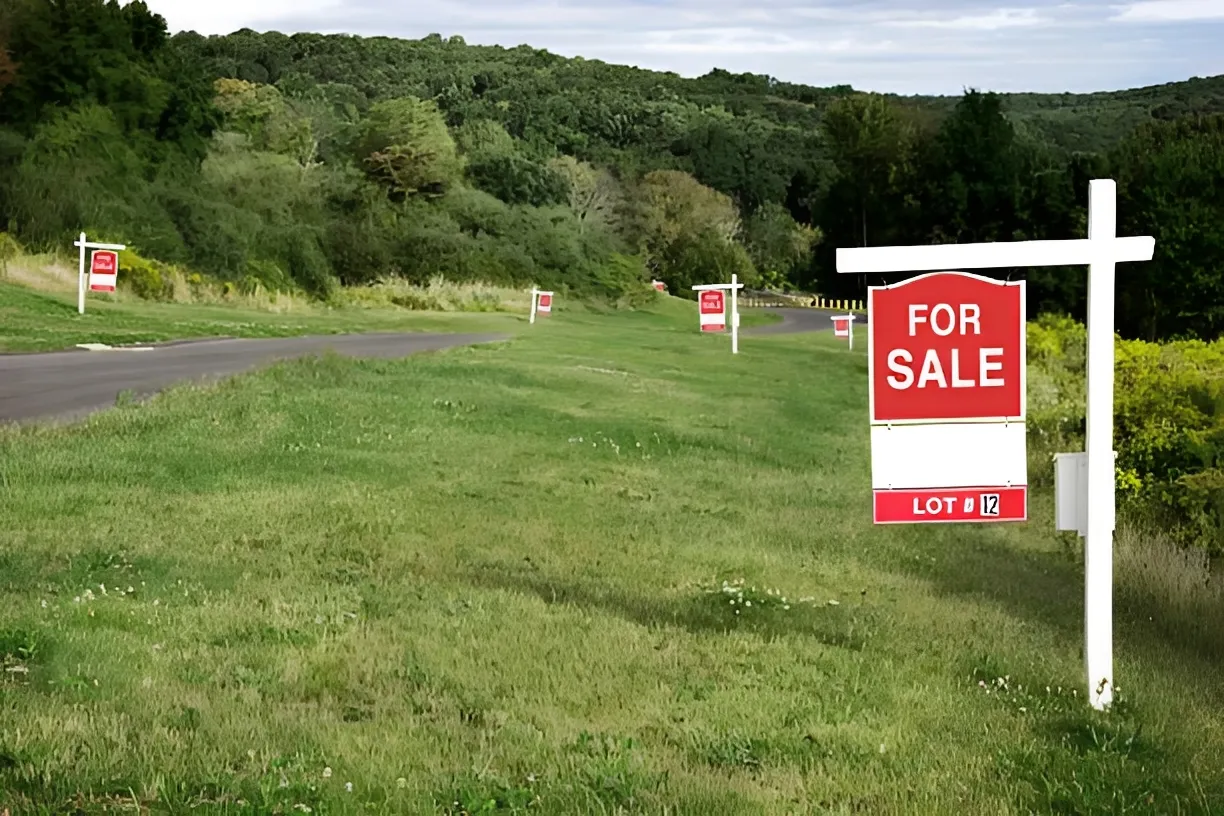 Land for Sale in Ajaltoun