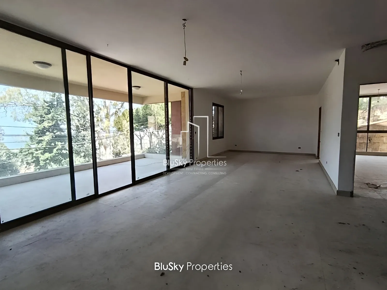Apartment for Sale in Kfarhbeb - 3 bed, 4 bath