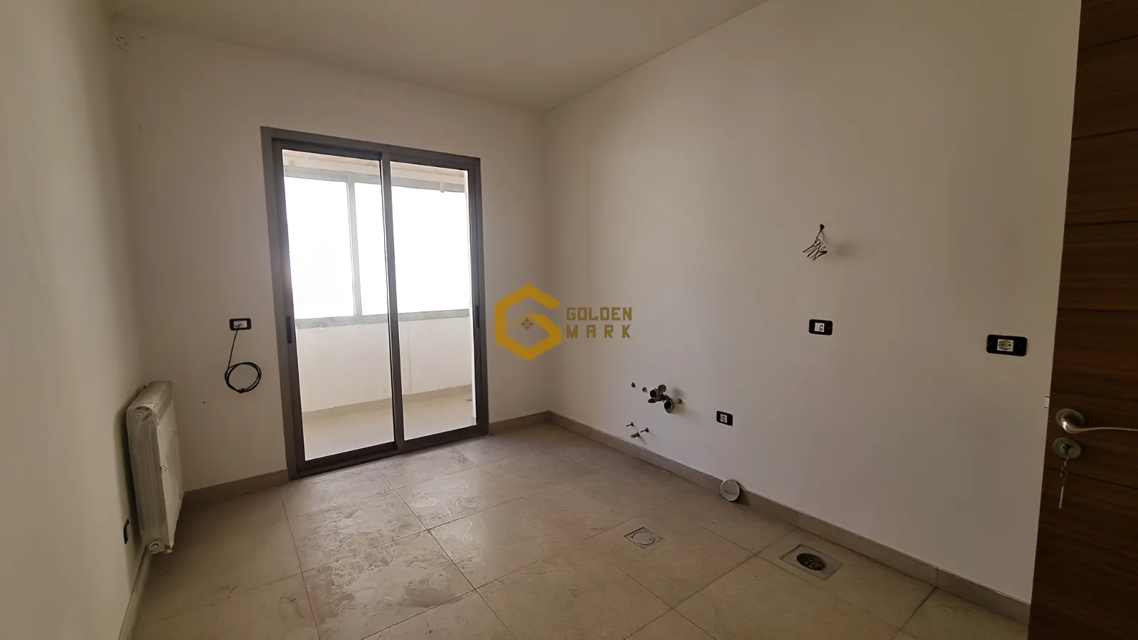 Apartment for Sale in Mazraat Yachoua - 3 bed, 3 bath