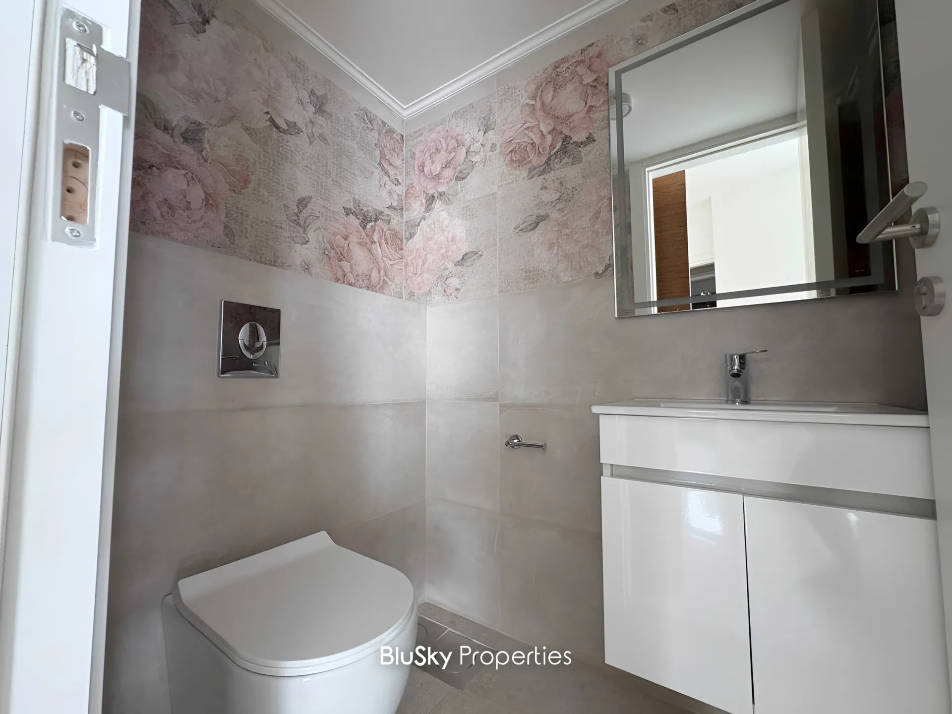 Apartment for sale in Qennabet broummana, lebanon