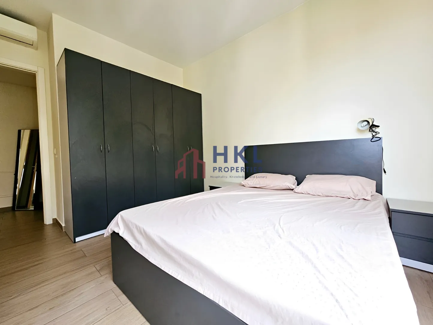 Apartment for rent in Ain Al Mraiseh, Beirut, Lebanon