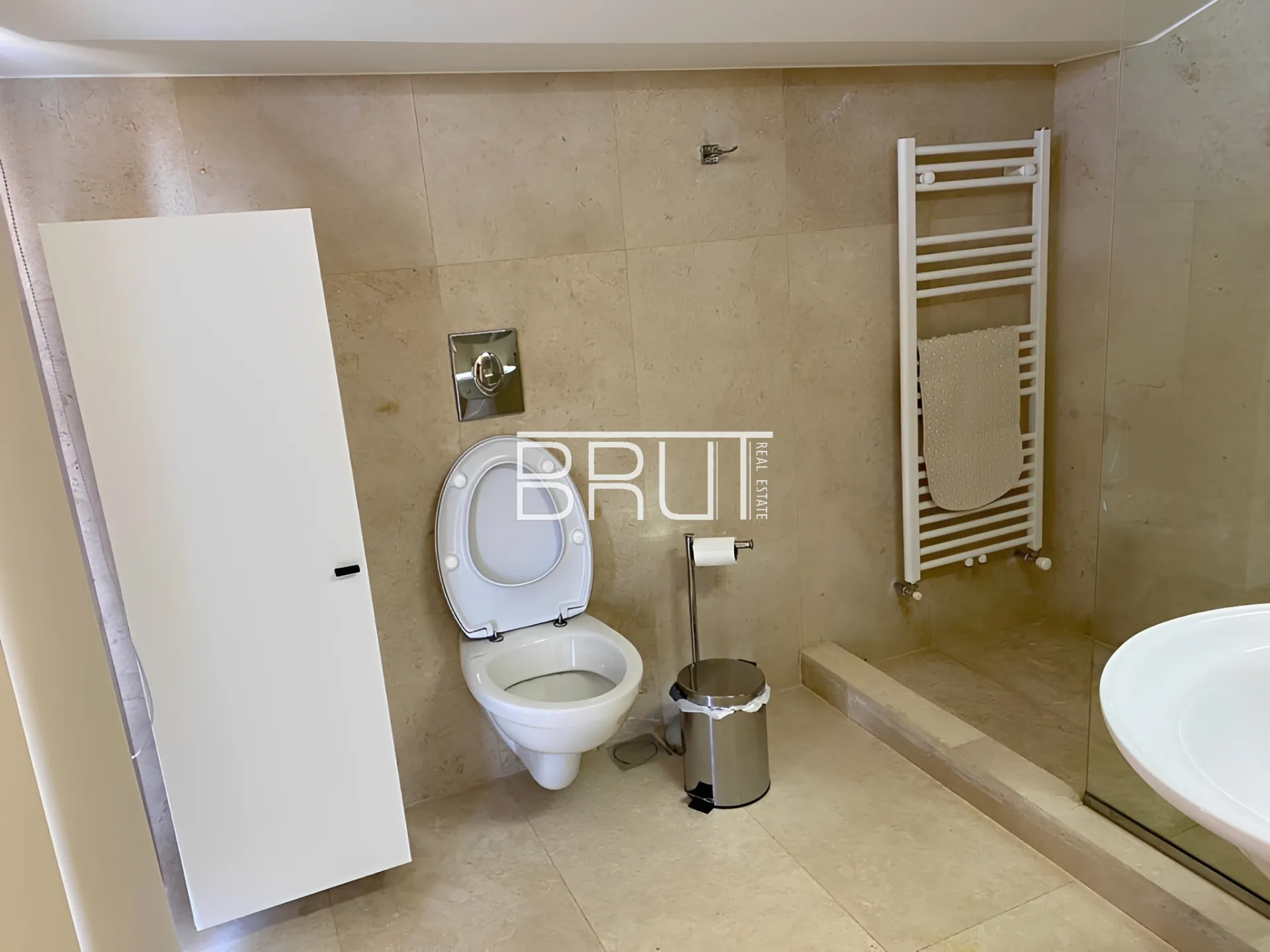 Chalet for Sale in Faqra