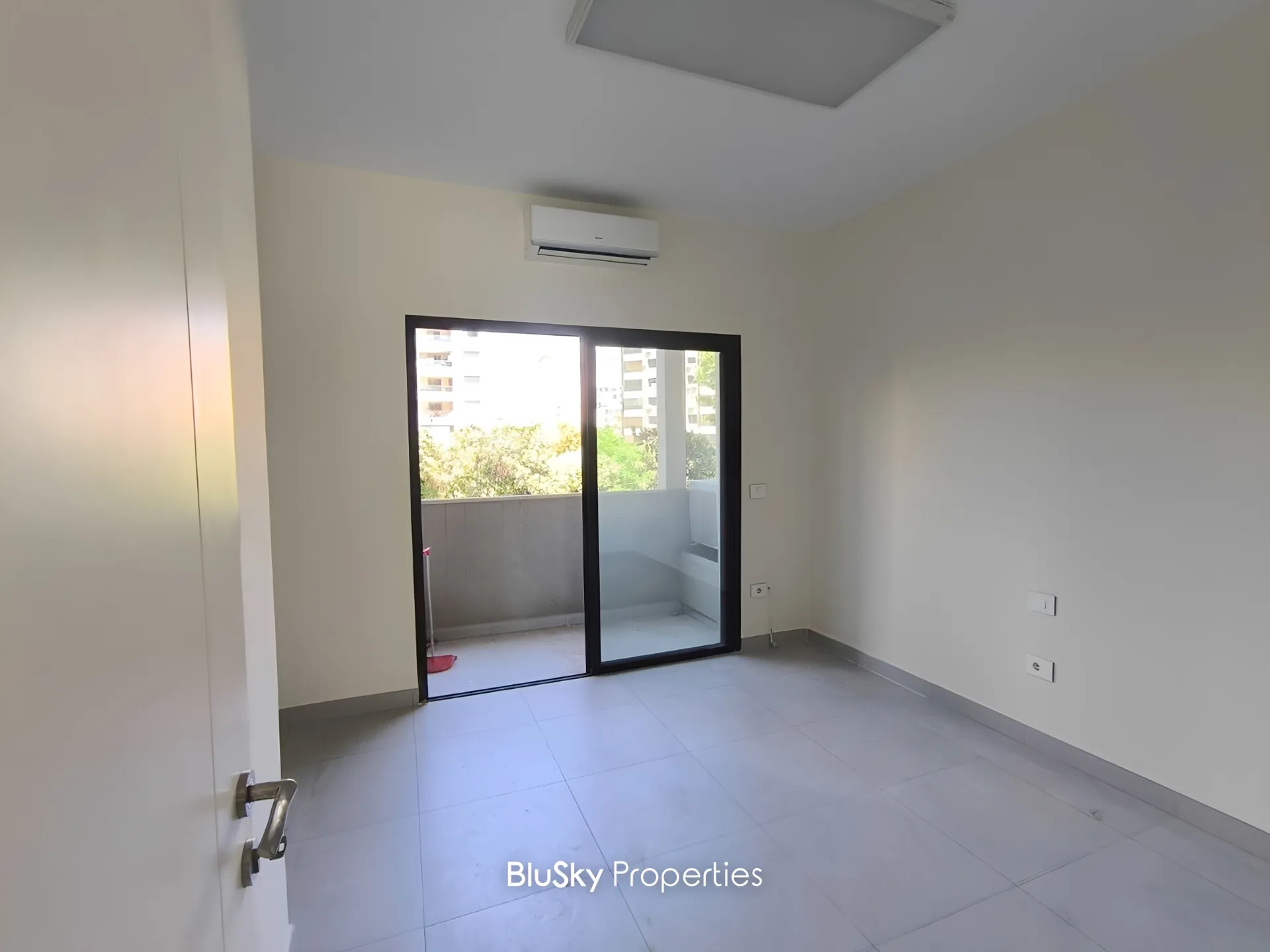 Apartment for rent in Zalqa, lebanon - 3 bed, 3.0 bath