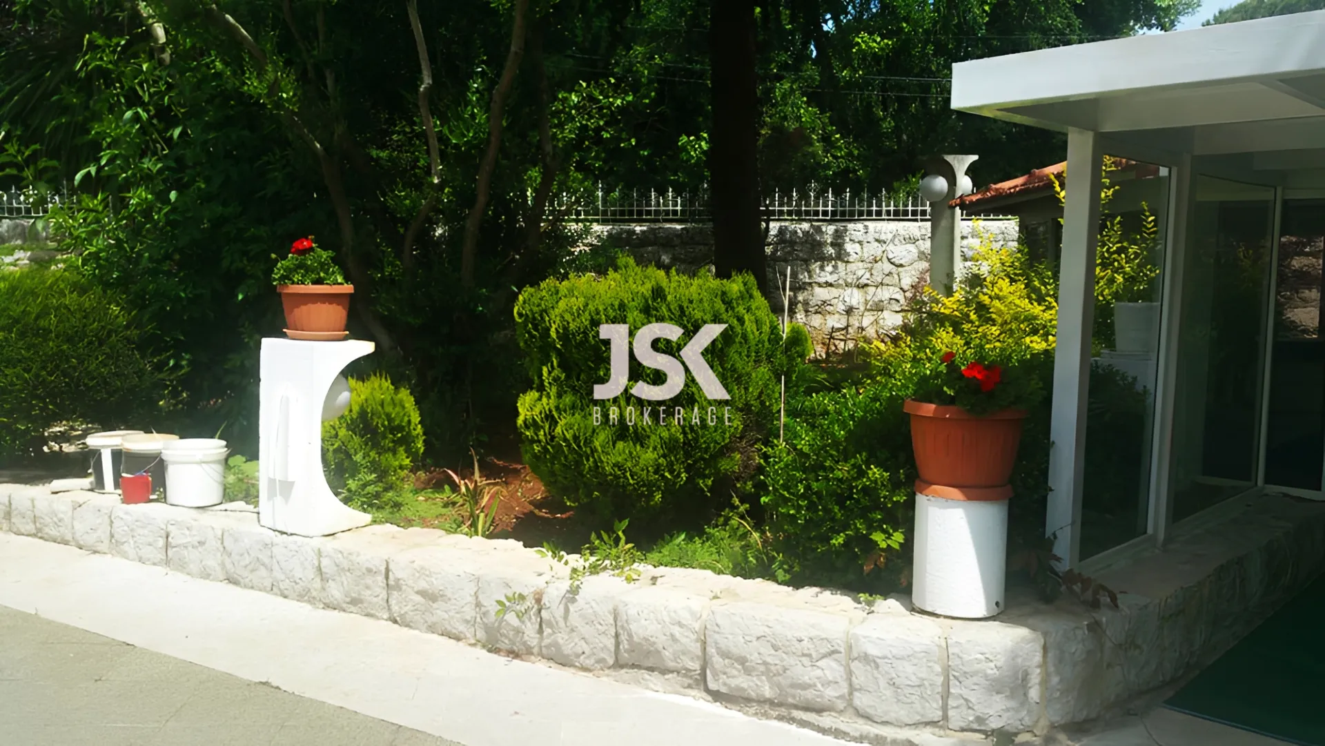 Villa for Sale in Ajaltoun