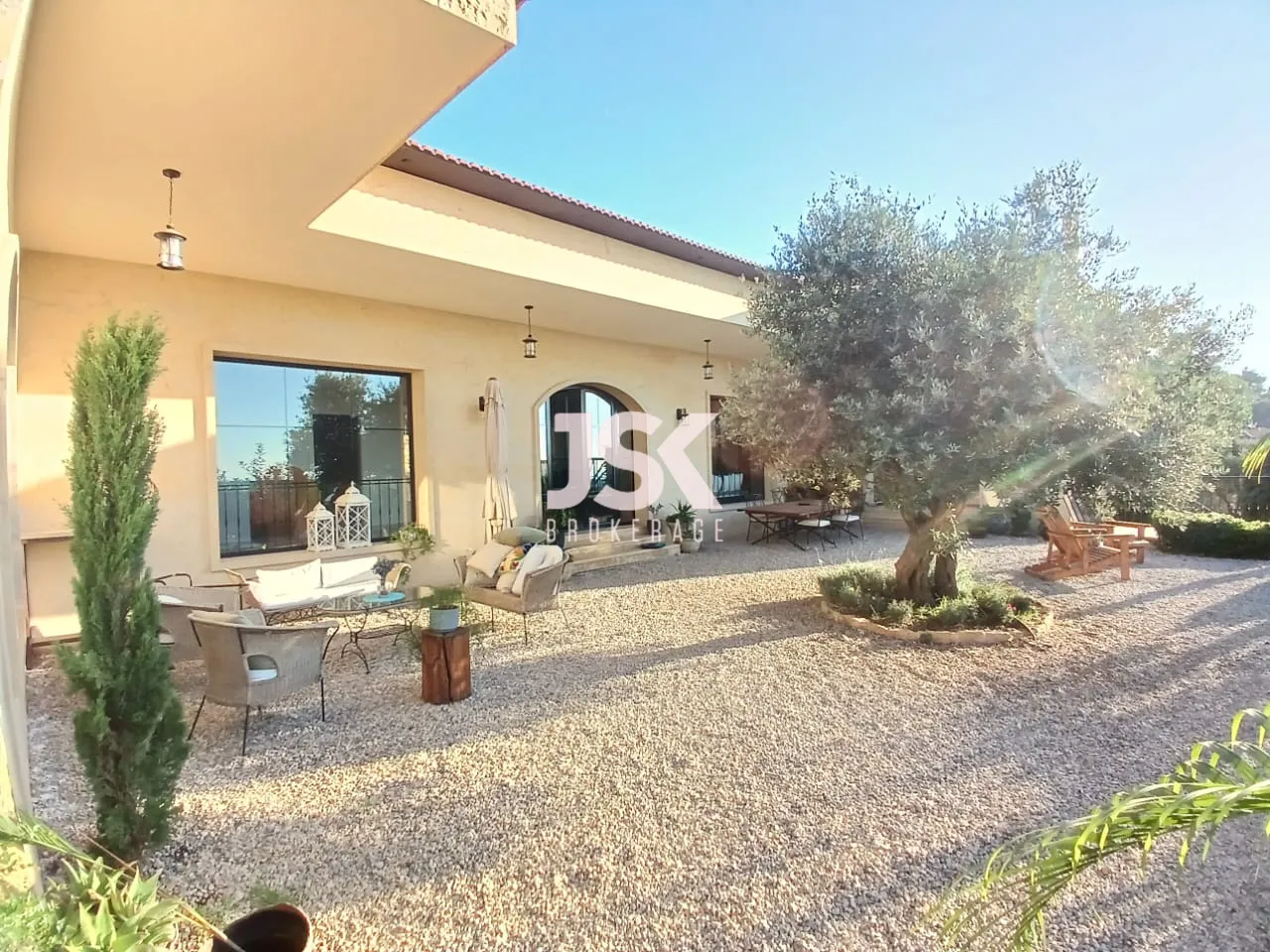 Villa for Sale in Roumieh
