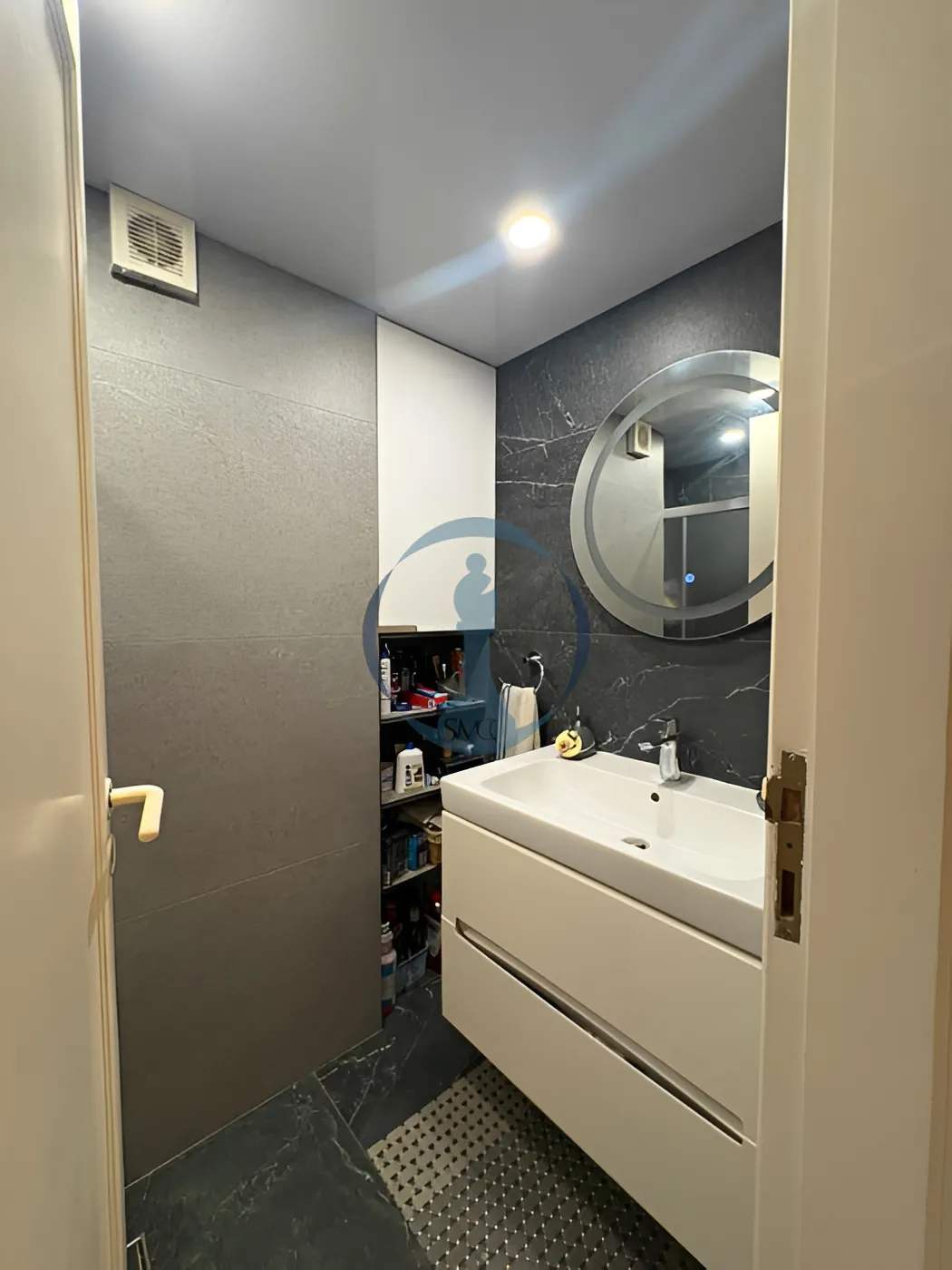 Apartment for sale in Ain El Rihaneh