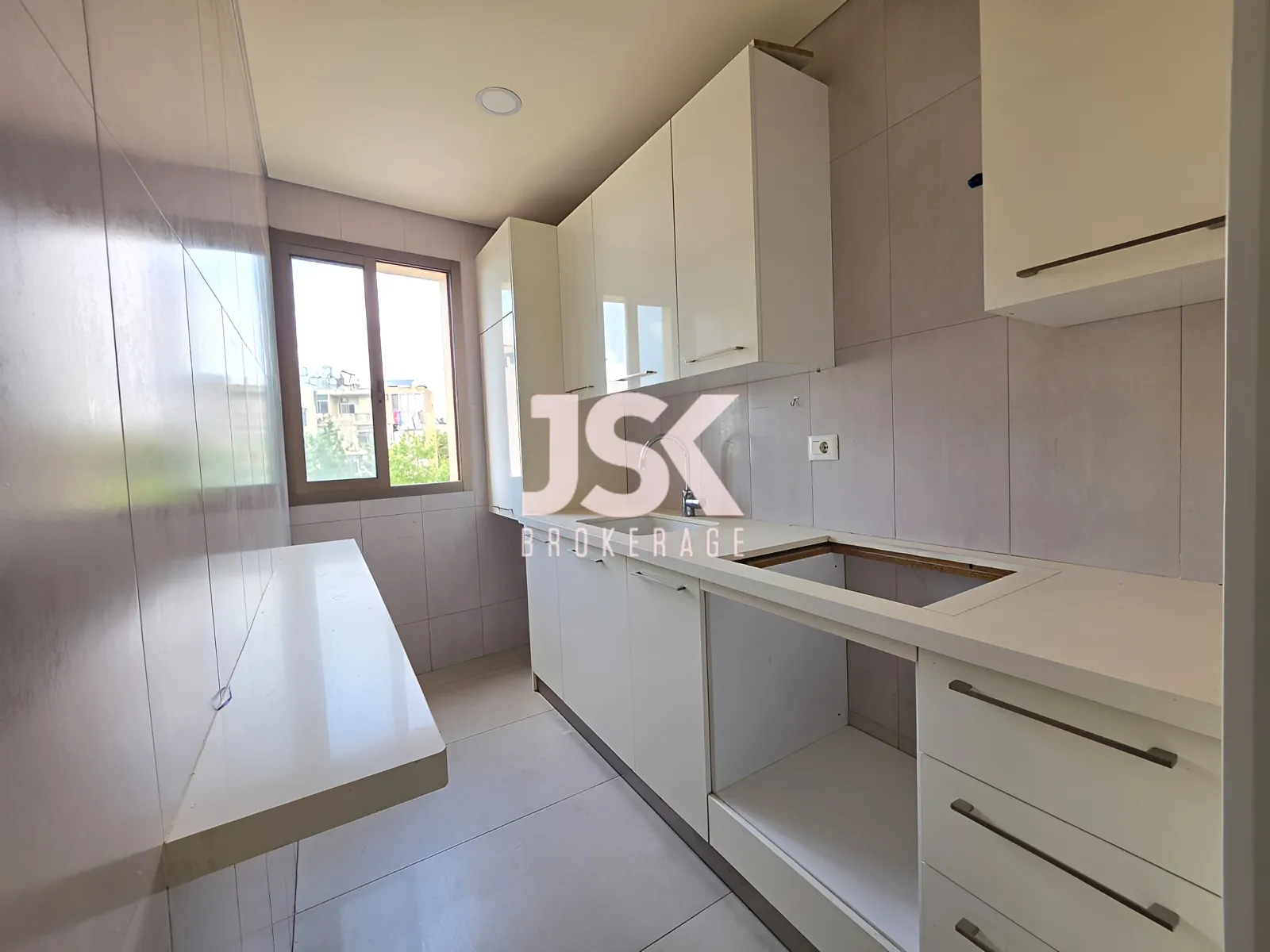 Office for Rent in Hadath