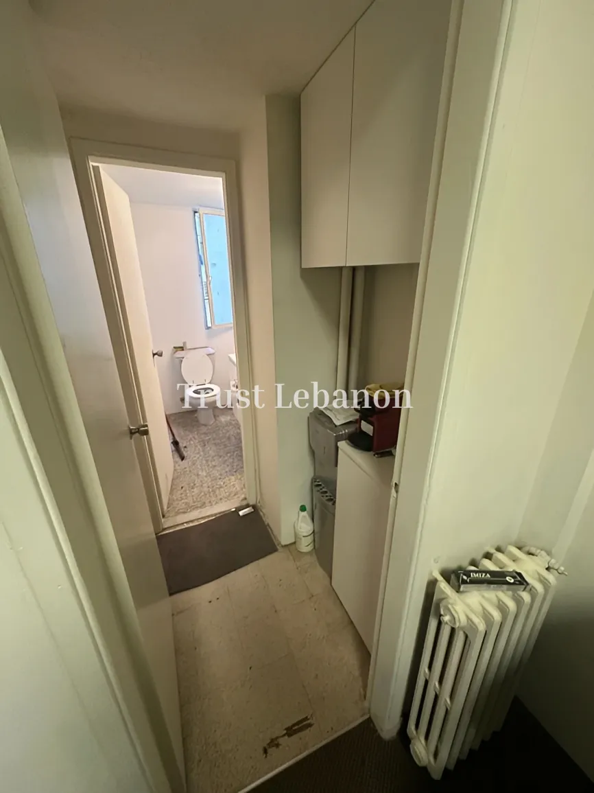 Office for rent in Adliyeh, Beirut, Lebanon